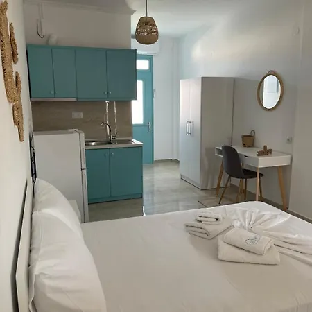 Athena's 2 Apartment Polychrono