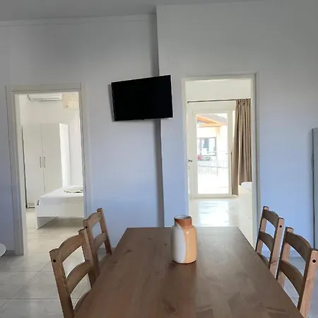 شقة Athena's 2 بوليخرونو