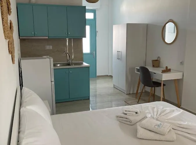 Athena's 2 Apartment Polychrono